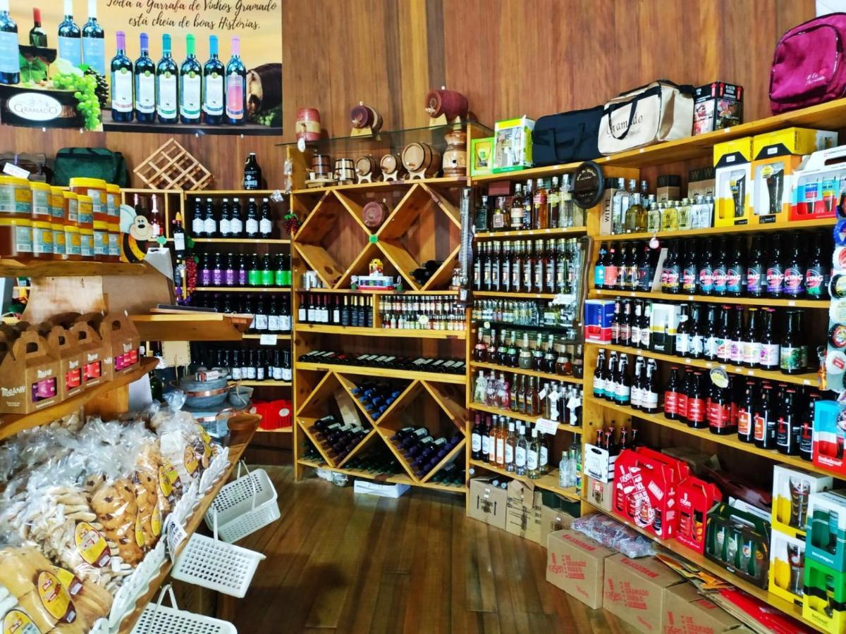 Chale Tematico Em Pipa De Vinho - Parada Da Pipa Chales Canela Exterior photo