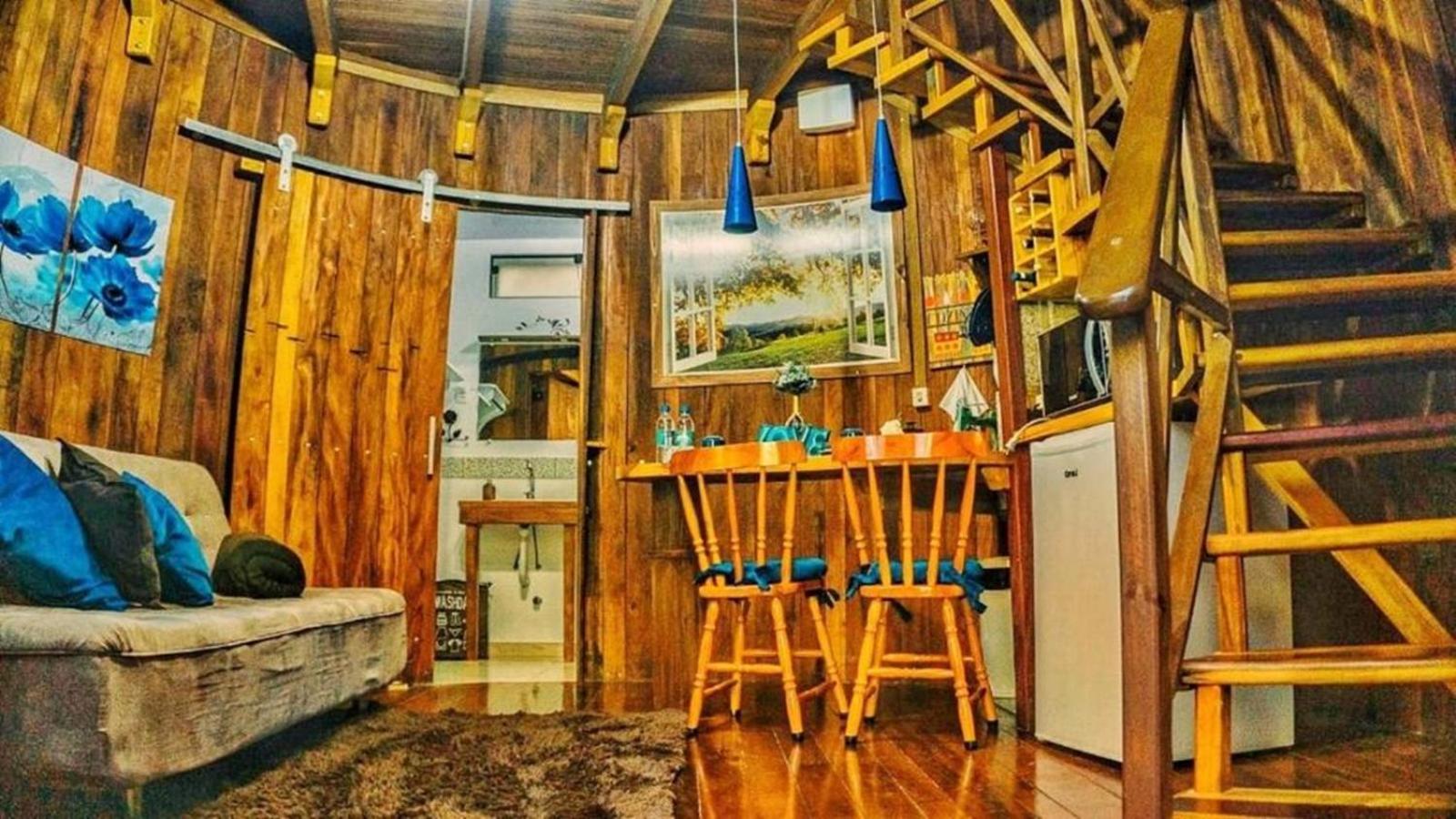 Chale Tematico Em Pipa De Vinho - Parada Da Pipa Chales Canela Room photo
